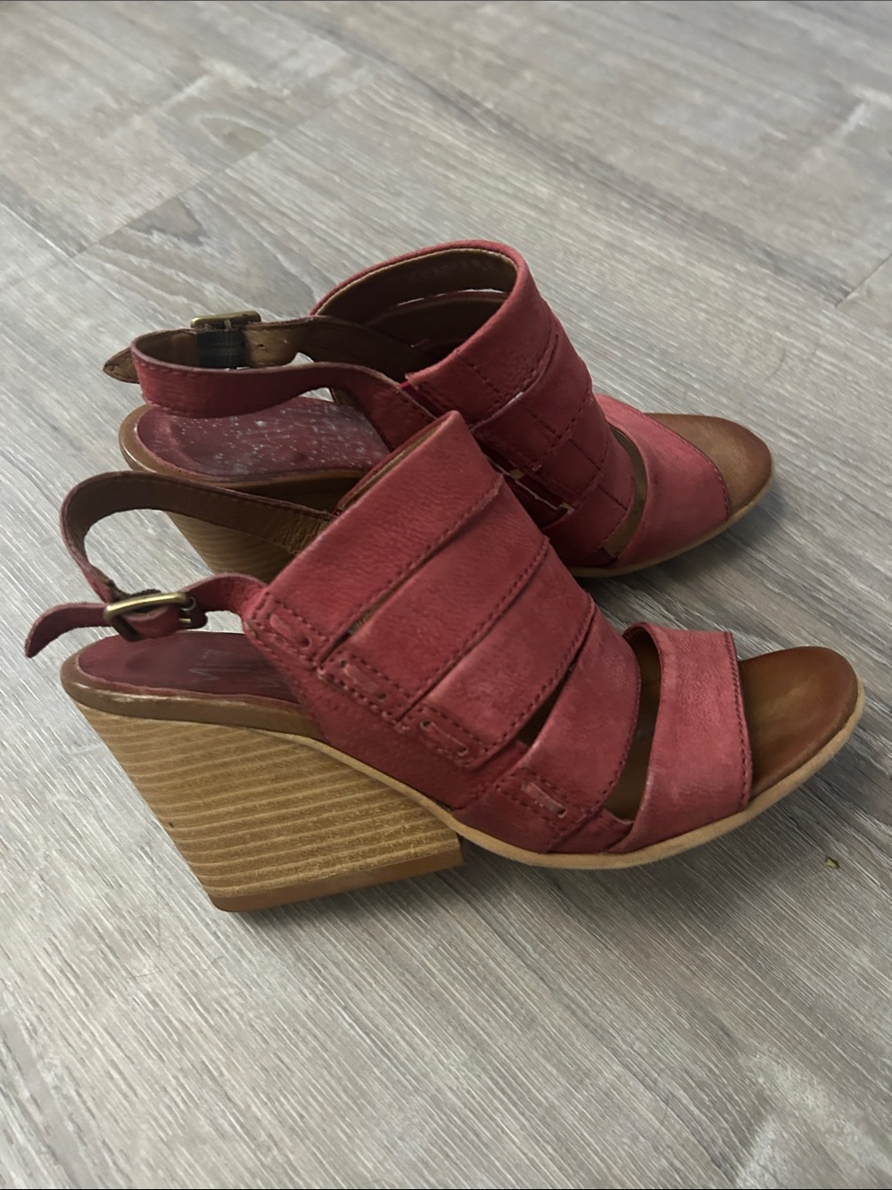 Miz Mooz Coral-Pink Suede Wedge Sandals 37